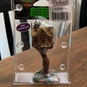 Lemax Spooky Town - Spooky Haunted Birdhouse